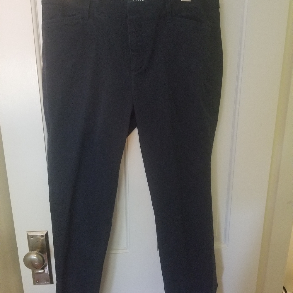 EUC Old Navy Pixie Pant